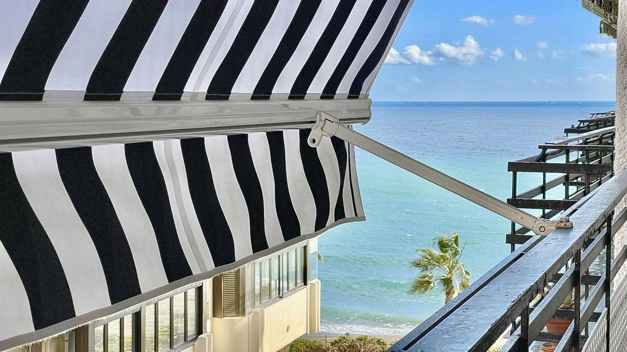 Beachfront 1Br Apartment In Center Of Marbella! Esterno foto